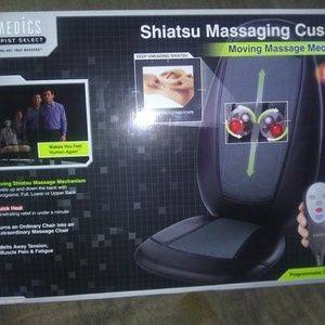 Heating massage cushion